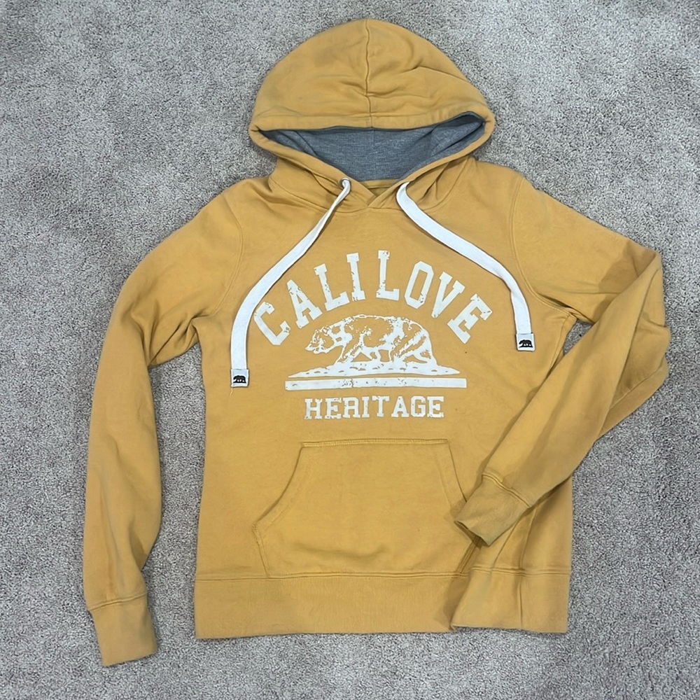 Yellow California hoodie.Size Medium.
